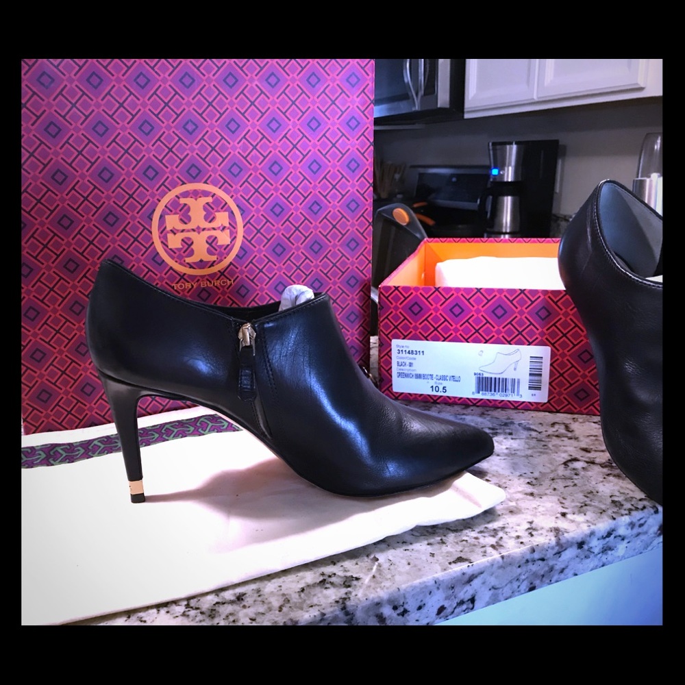 TORY BURCH - GREENWICH BOOTIE 💯 Authentic 💯
